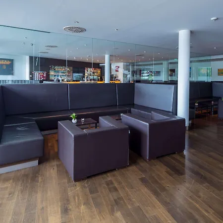 Ramada By Wyndham מלון 4*