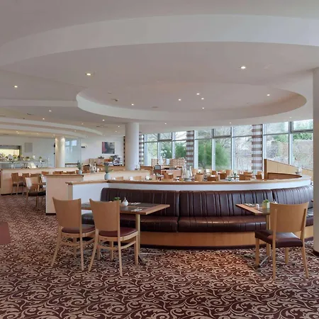 Ramada By Wyndham מלון 4*