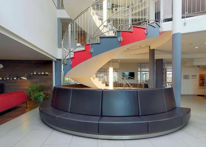 فندق Ramada By Wyndham 4*