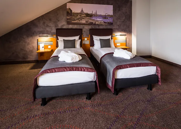 Ramada By Wyndham فندق