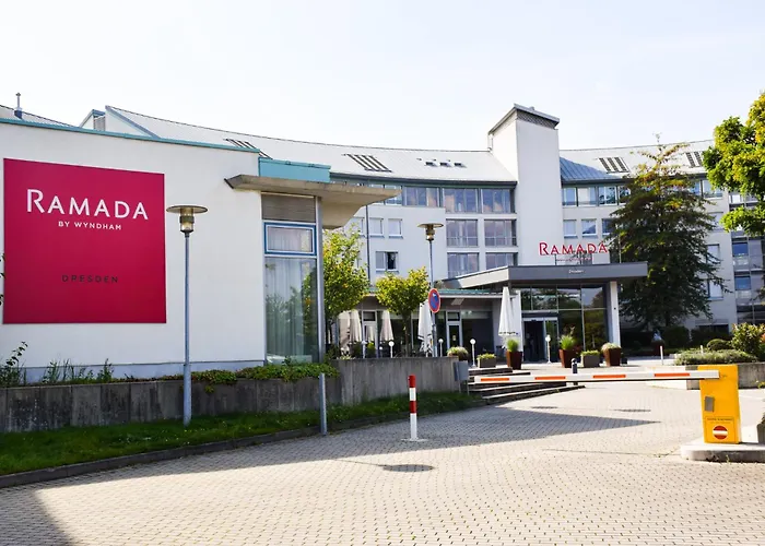 فندق Ramada By Wyndham