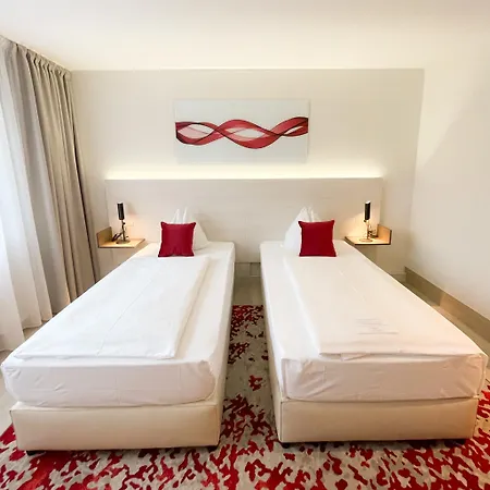 Ramada By Wyndham 4*