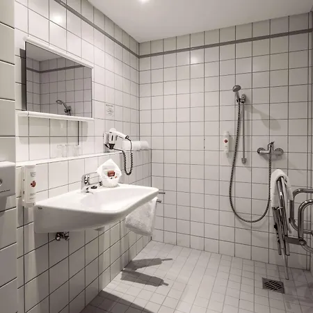 Wyndham Garden Hotel 4*