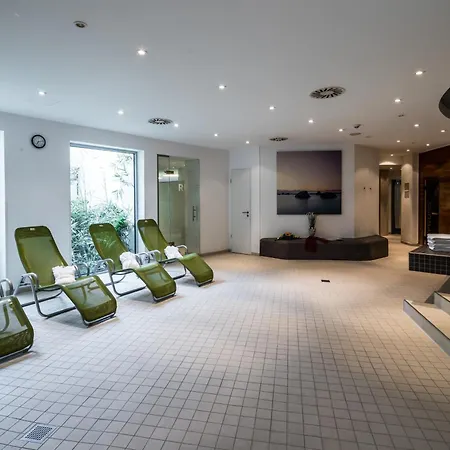 Ramada By Wyndham 4*