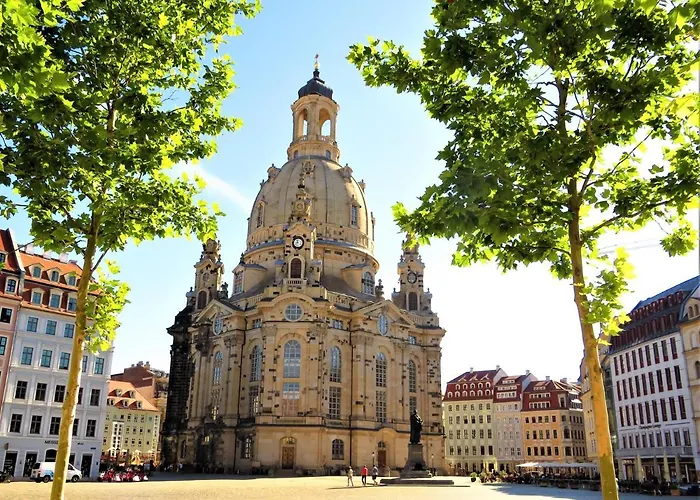 Ξενοδοχείο Ramada By Wyndham 4*