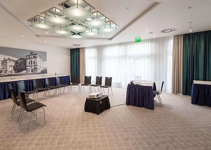 Ramada By Wyndham Ξενοδοχείο 4*