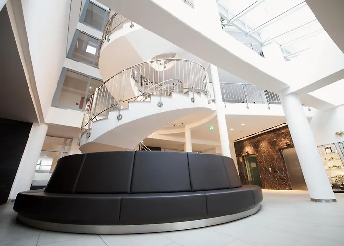 Ramada By Wyndham Ξενοδοχείο 4*