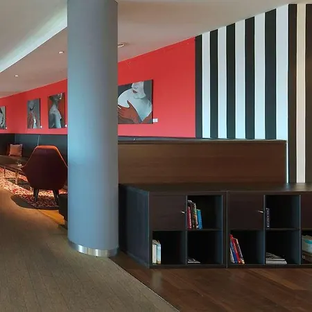 Ramada By Wyndham 호텔 4*